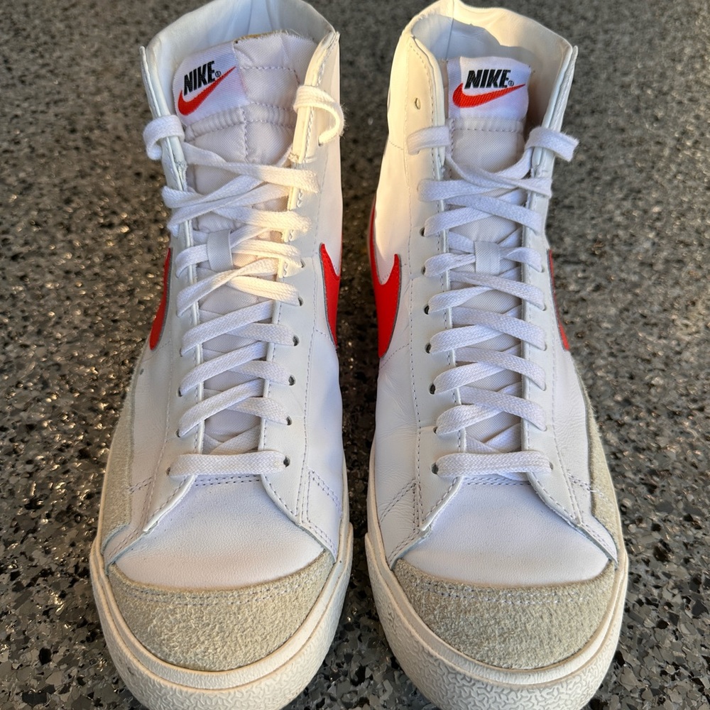 Nike Blazer Vintage White / Red Size 10.5